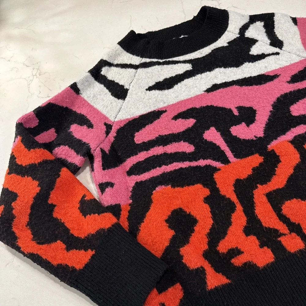 THML Womens Tiger print‎ sweater Women's size M